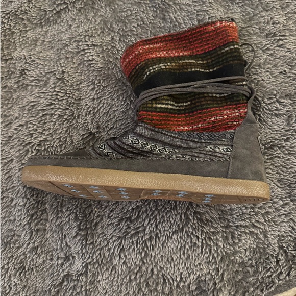 TOMS Nepal Southwestern Print Women's Boots - Picture 7 of 11